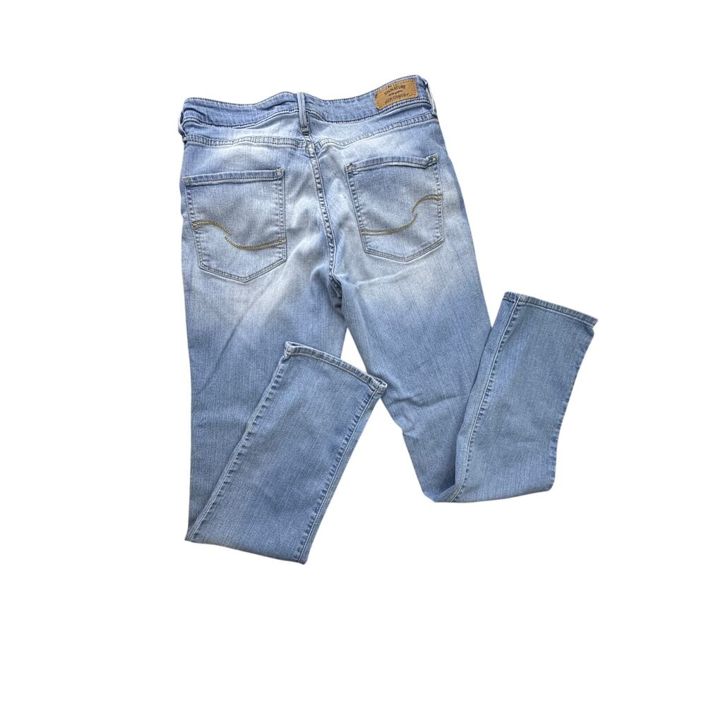 Signature by Levi Strauss Modern Straight Light Wash Stretch Casual Denim 10L